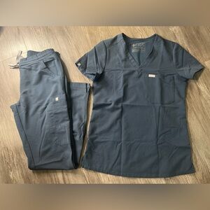 FIGS (Women’s) Matching Scrub Set